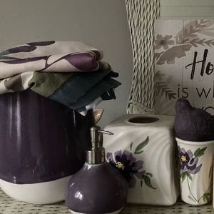 Ceramic bath accessories and shower curtain